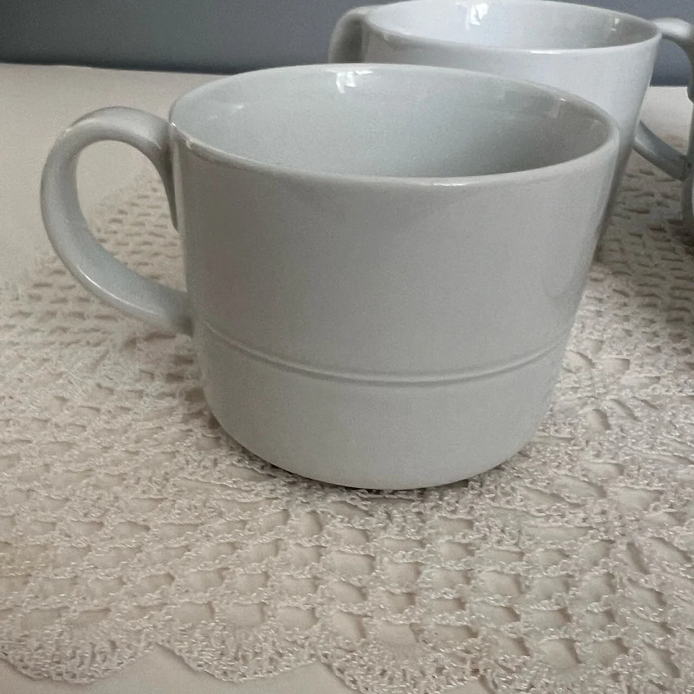 Crate & Barrel AARON PROBYN White Mugs Coffee Cups Set of 4